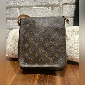Louis Vuitton mussette PM monogram shoulder bag with COA
